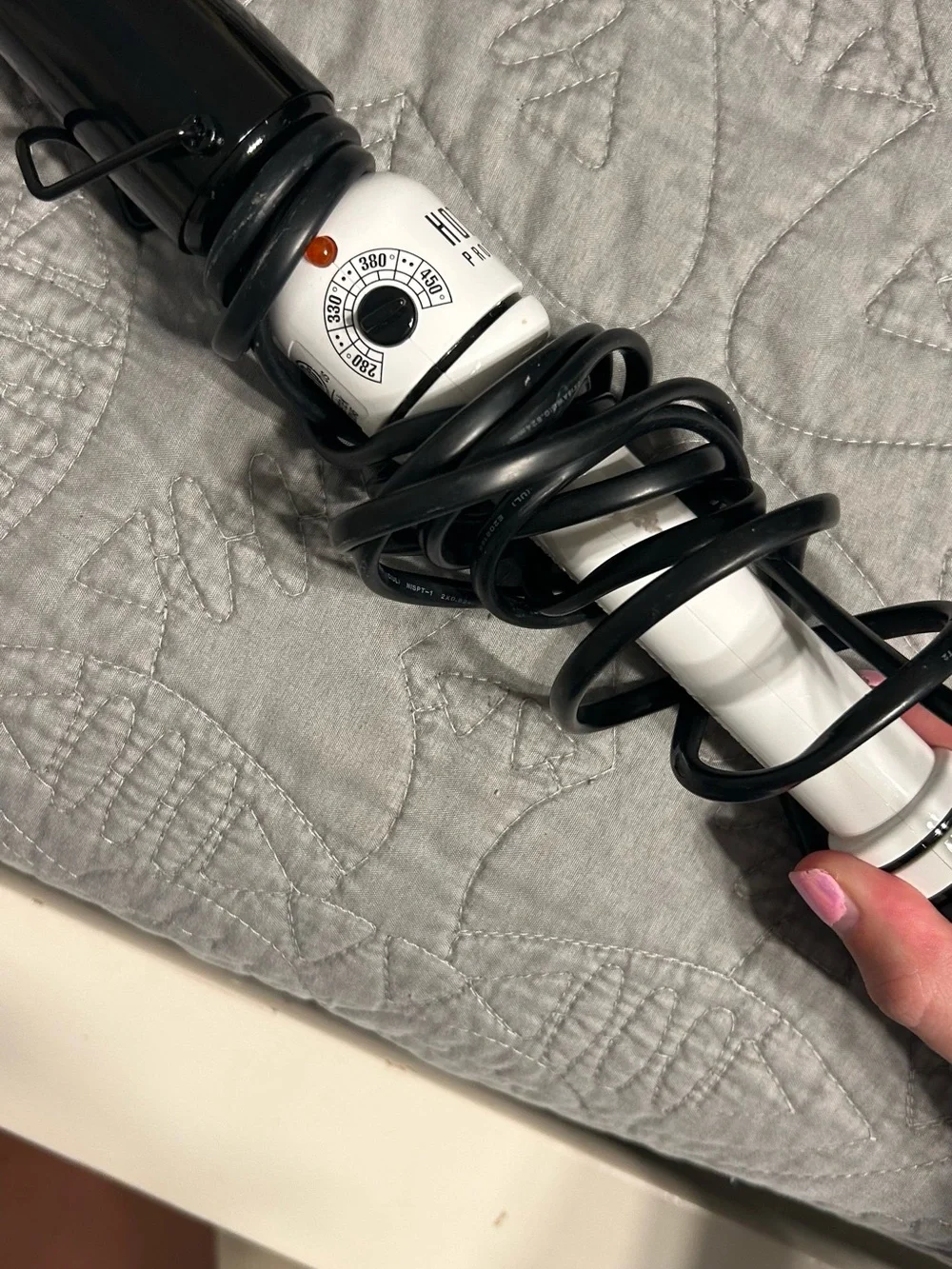 Hot Tools Professional Black and White Tapered Curling Wand